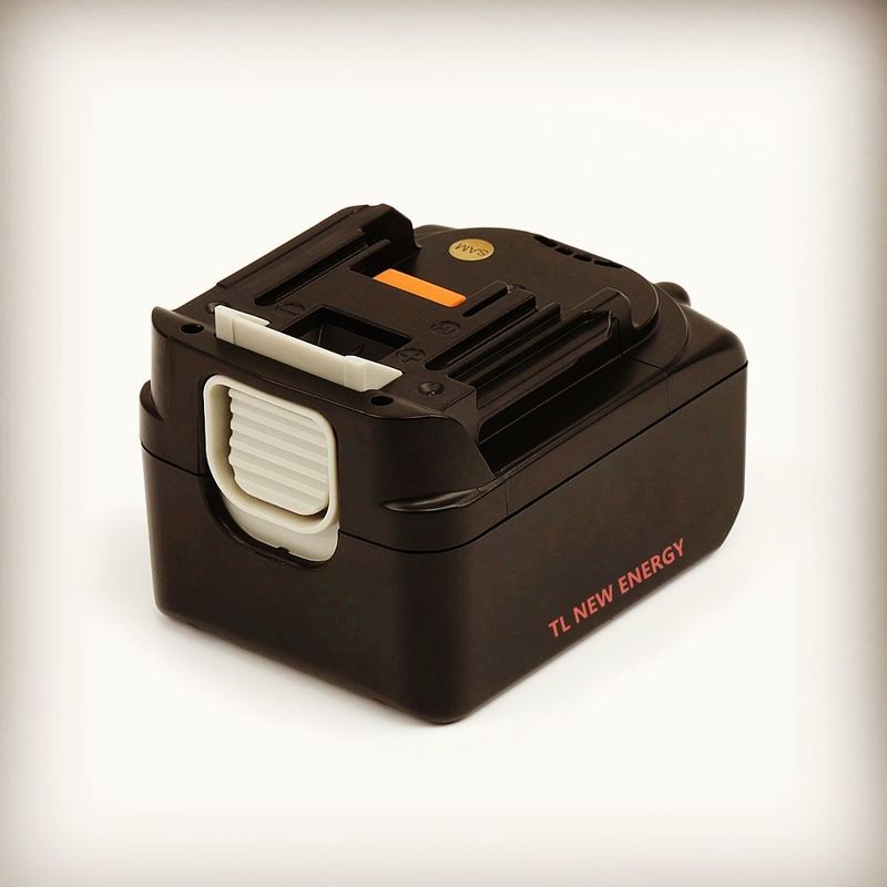 14.4V 5000mAh Piles au lithium rechargeables pour outils en plastique pour attaches à main Gt-One